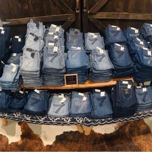 7For All Mankind